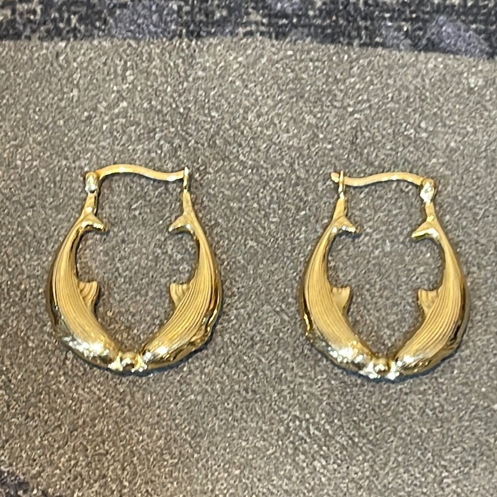14k Gold Dolphin dangle earrings